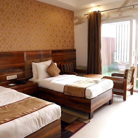 Airport Hotel Нью-Делі Екстер'єр фото