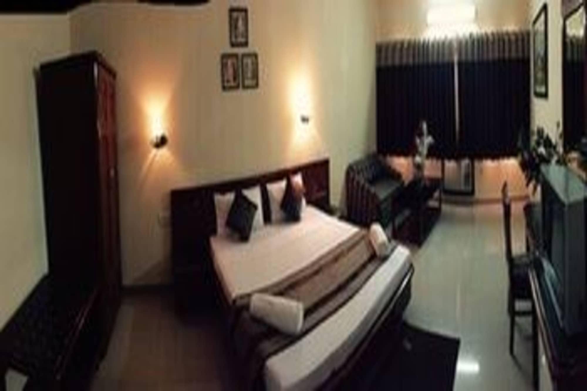 Airport Hotel Нью-Делі Екстер'єр фото