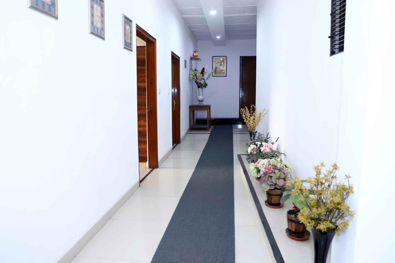 Airport Hotel Нью-Делі Екстер'єр фото